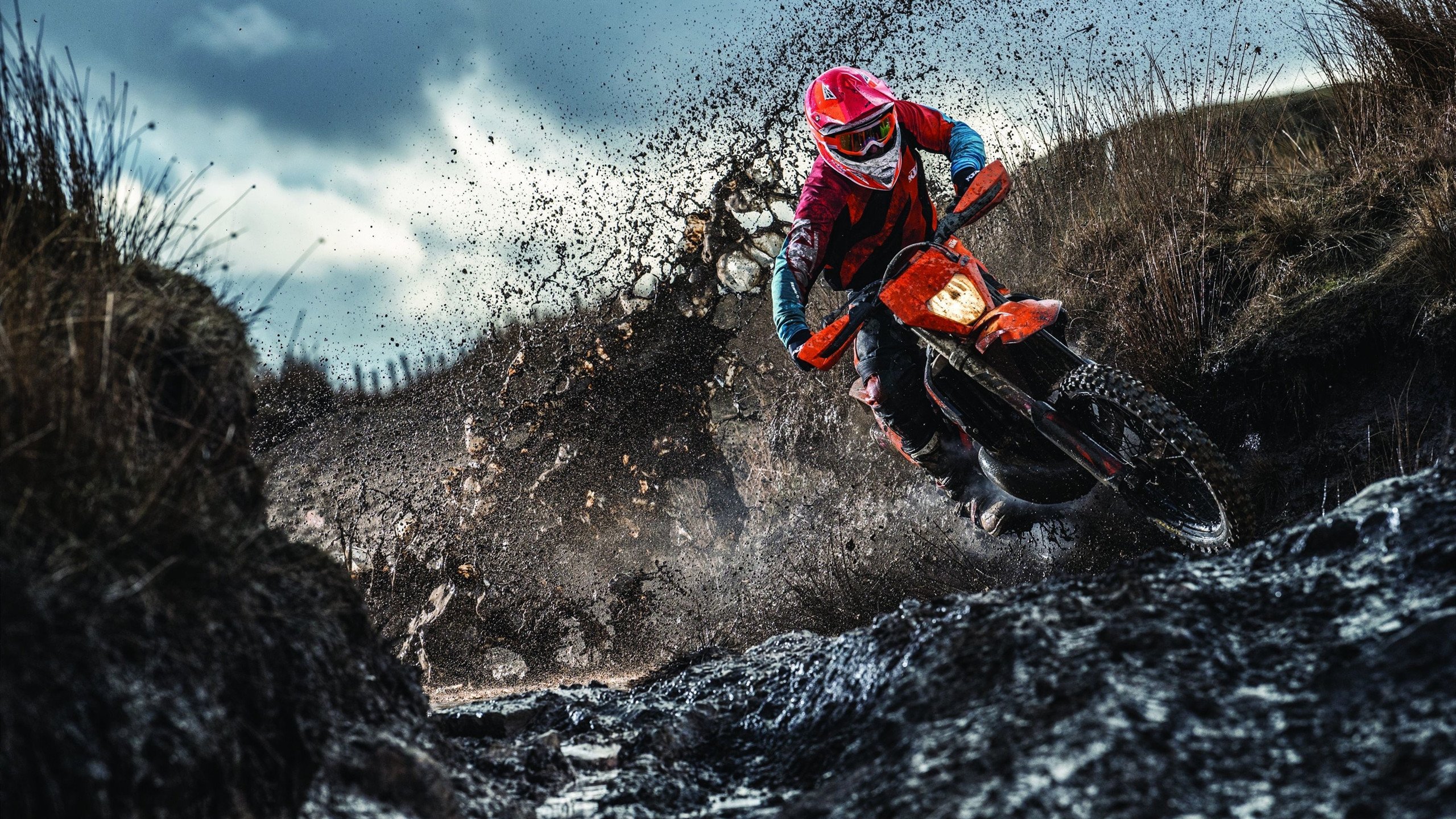 开云体育官网下载-_水上飞行秀：速度与优雅的运动展演_，水上飞项目